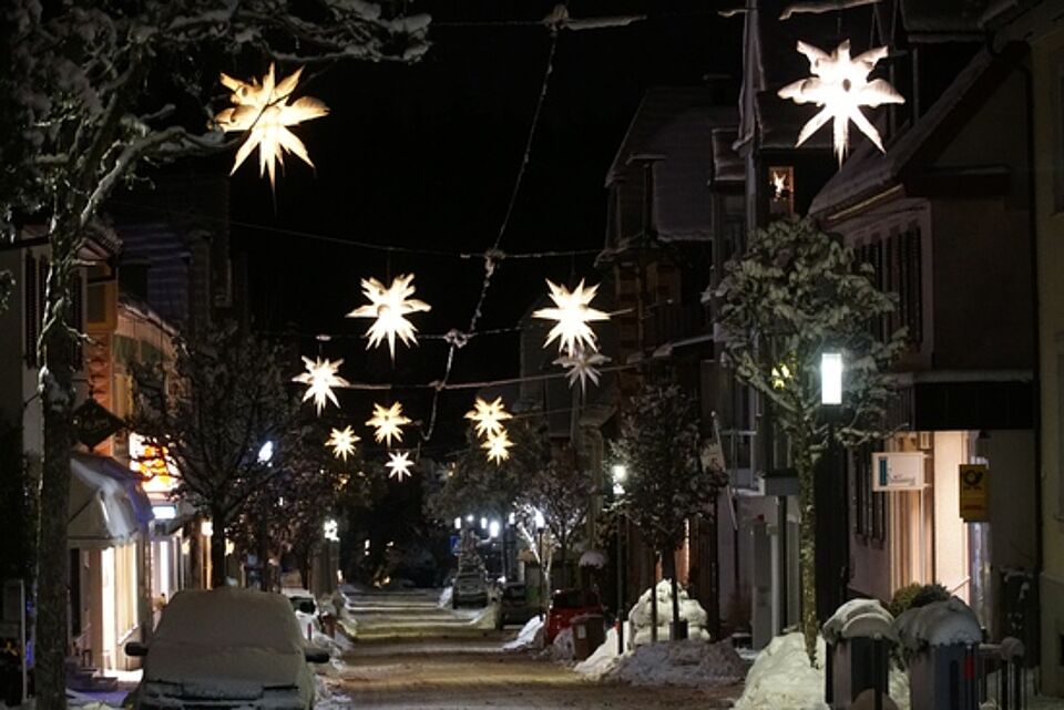 Koenigsfelder Sterne in der Adventszeit